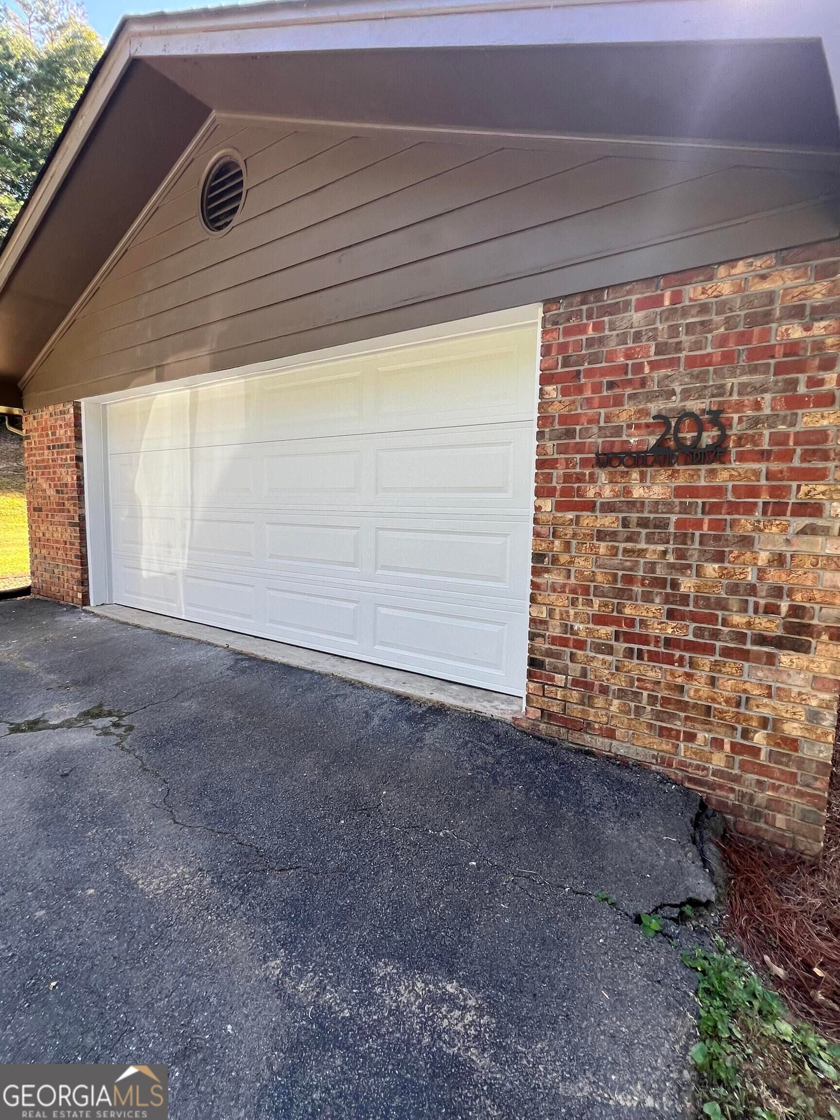 203 Woodland DR