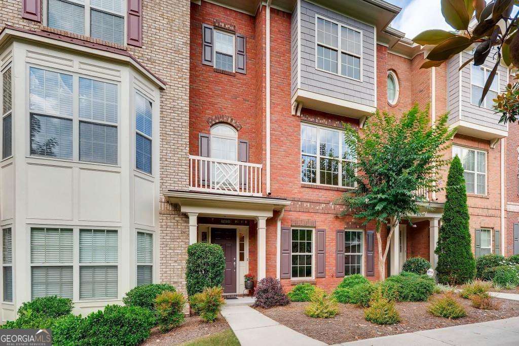 Located in Alpharetta/Johns Creek, within a top-rated school district! This luxury gated townhome features a finished basement, spacious bedrooms, and a bright sunroom-perfect for relaxing with a cup of coffee. Wood flooring throughout the main level. Conveniently close to everything: entertainment, shopping, walking trails, parks, and more. Don't miss this opportunity! The property is available after Aug 2.