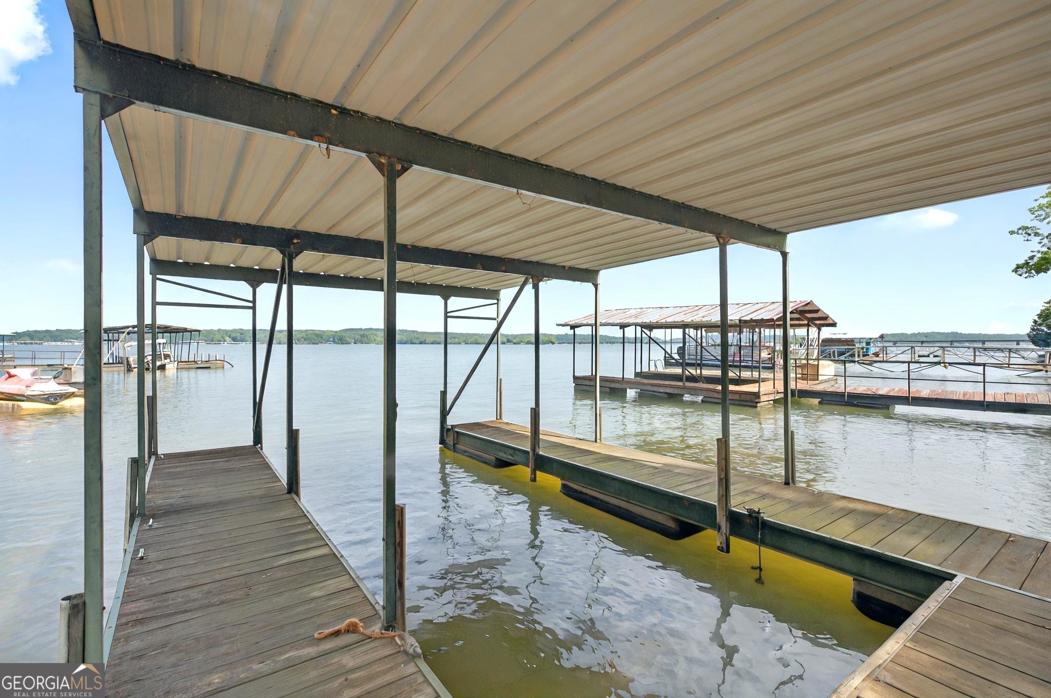 305 Edgewater DR