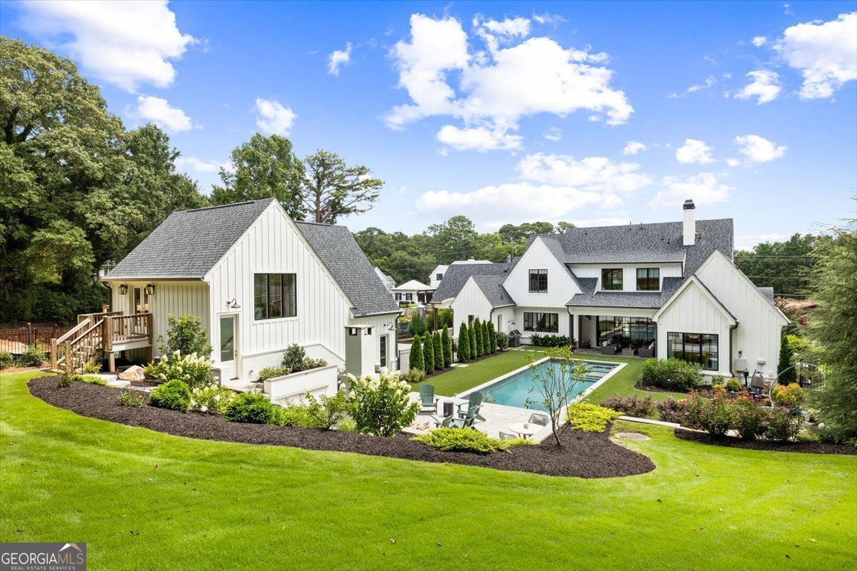 205 Thomas CIR