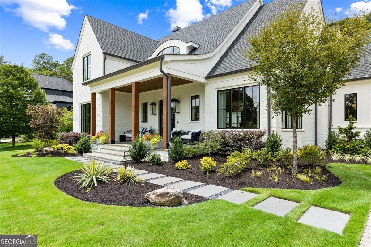 205 Thomas CIR