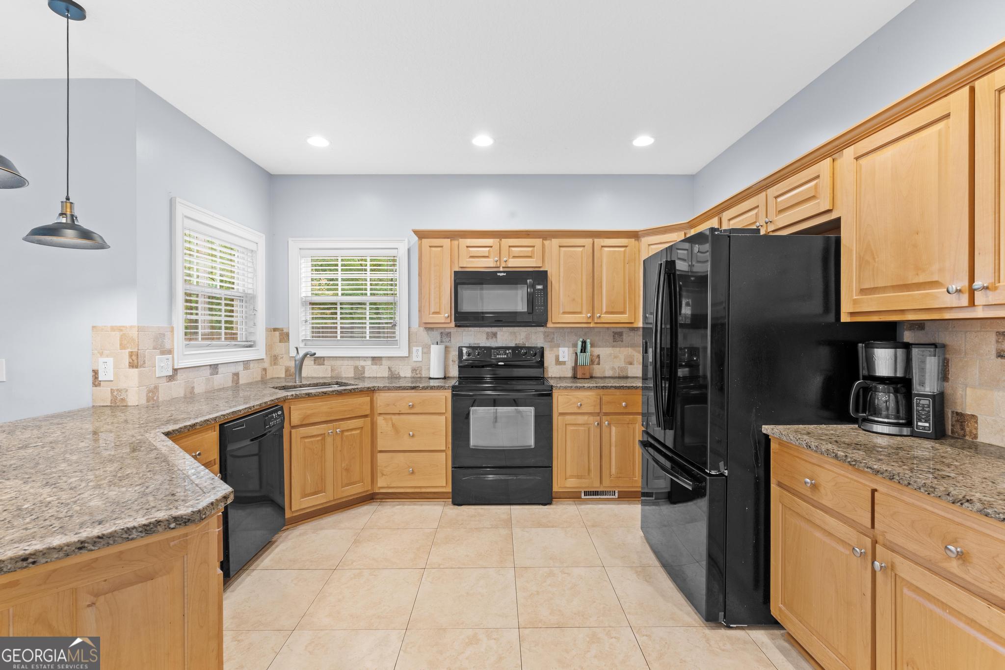 250 Rainbow DR