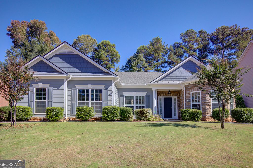Photo of 24 Stonebridge Pass, Newnan, GA 30265 (MLS # 10625118)