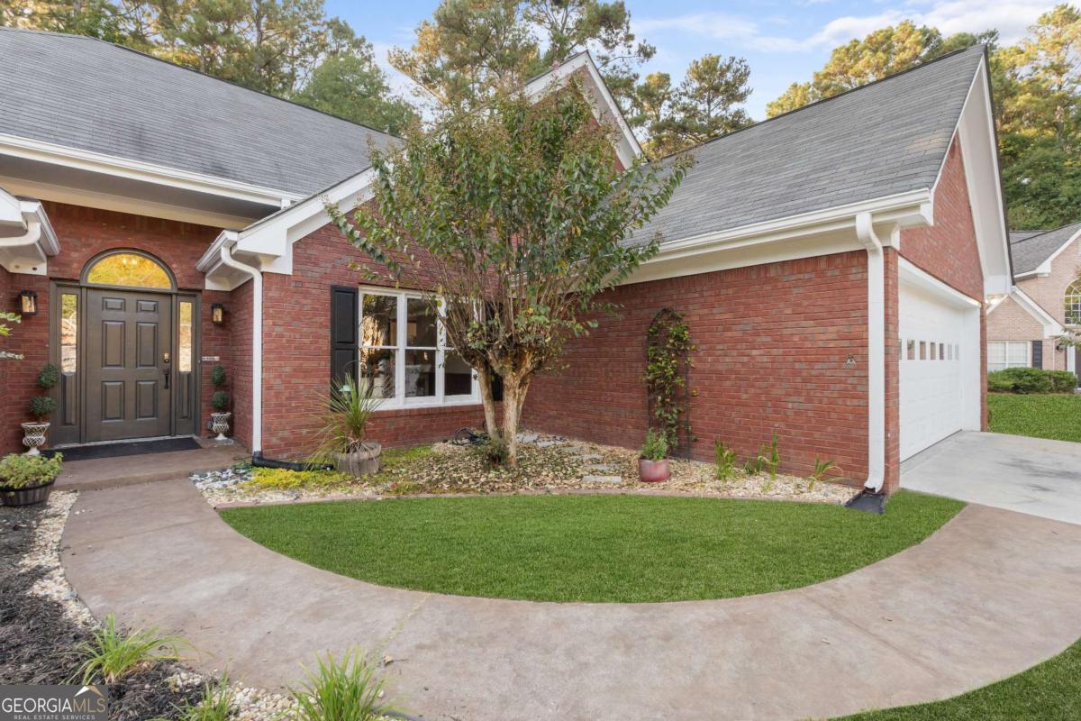 233 Ivy Creek DR