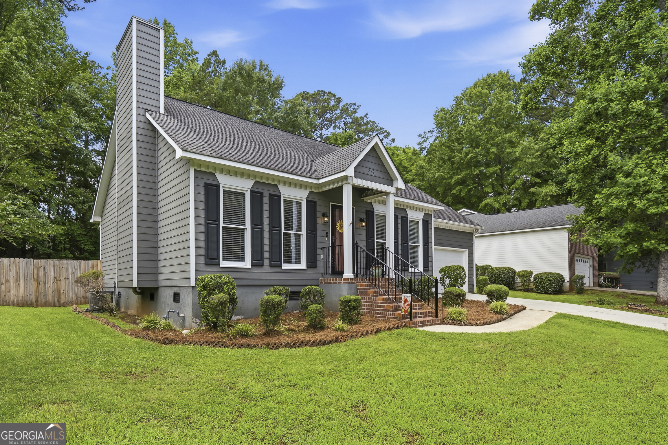222 Chadwick CIR