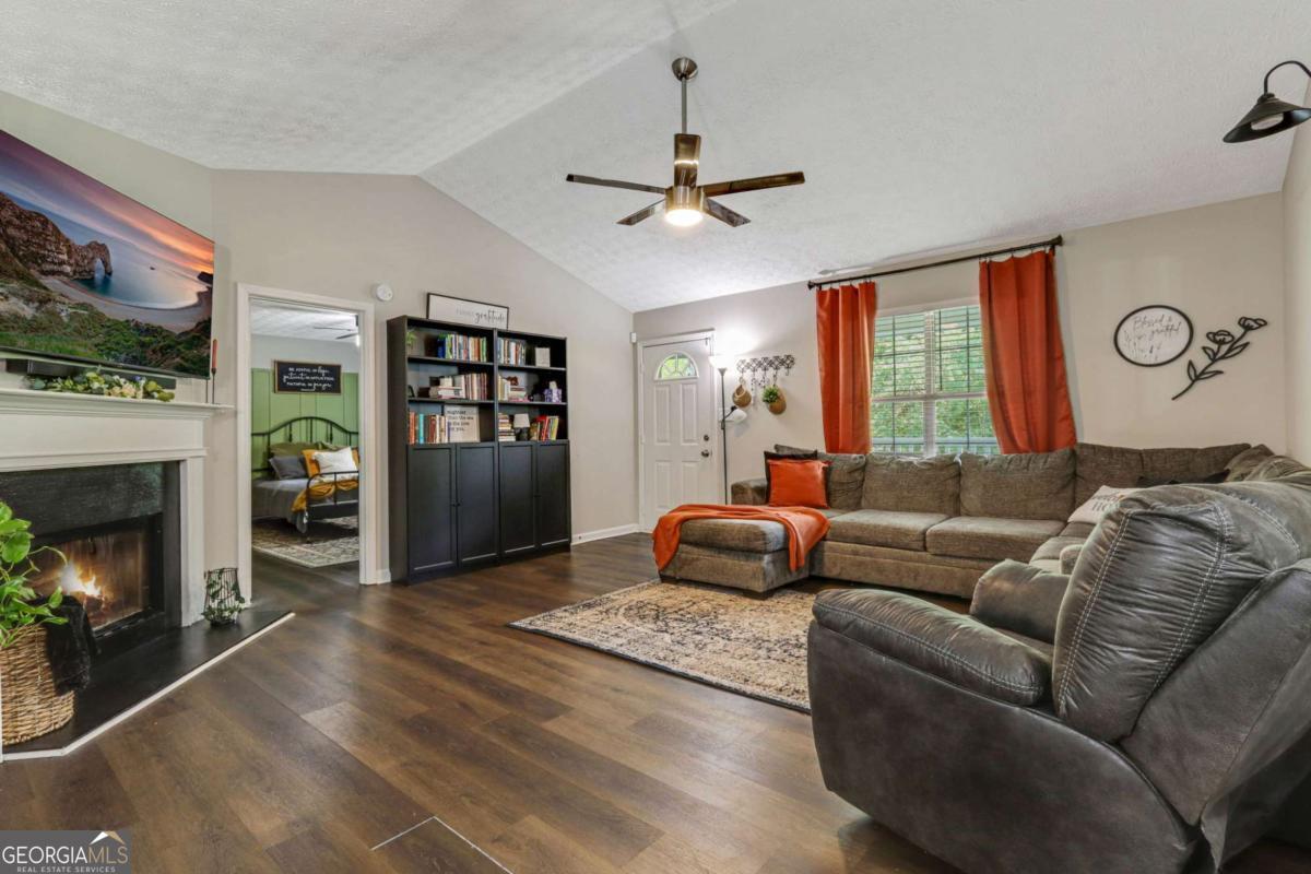 394 Thornbrooke DR