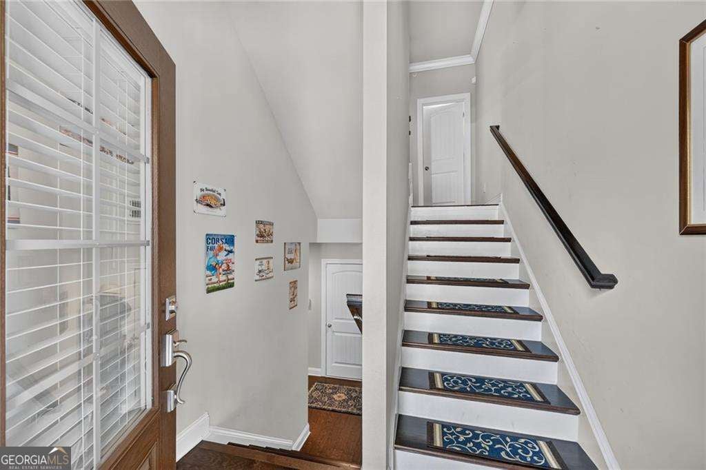 564 Henry DR