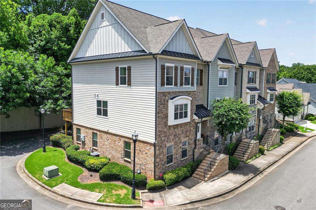 564 Henry DR