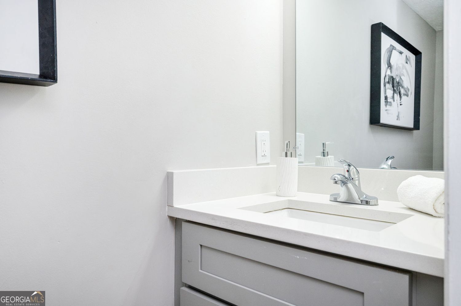 Decatur, Georgia 30035, United States, 4 Bedrooms Bedrooms, ,3 BathroomsBathrooms,Residential,Pending,236126