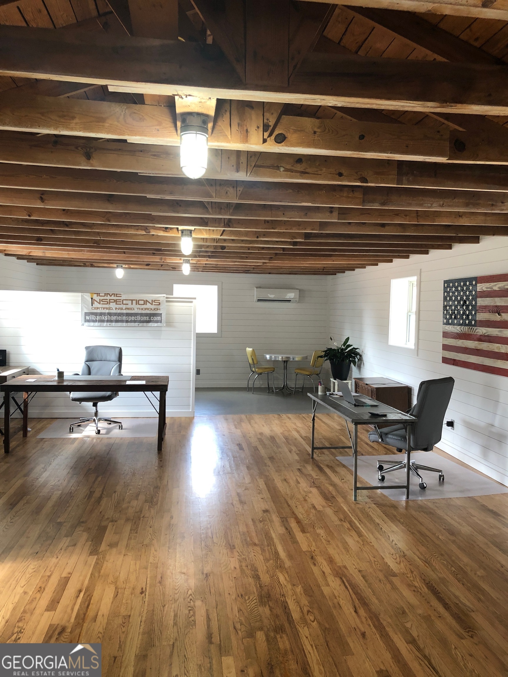 555 Highway 197 N