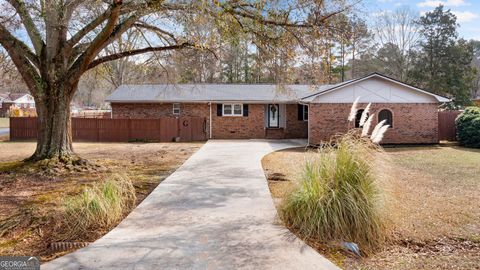 Photo of 305 Greenview Court, Cedartown, GA 30125 (MLS # 10696472)