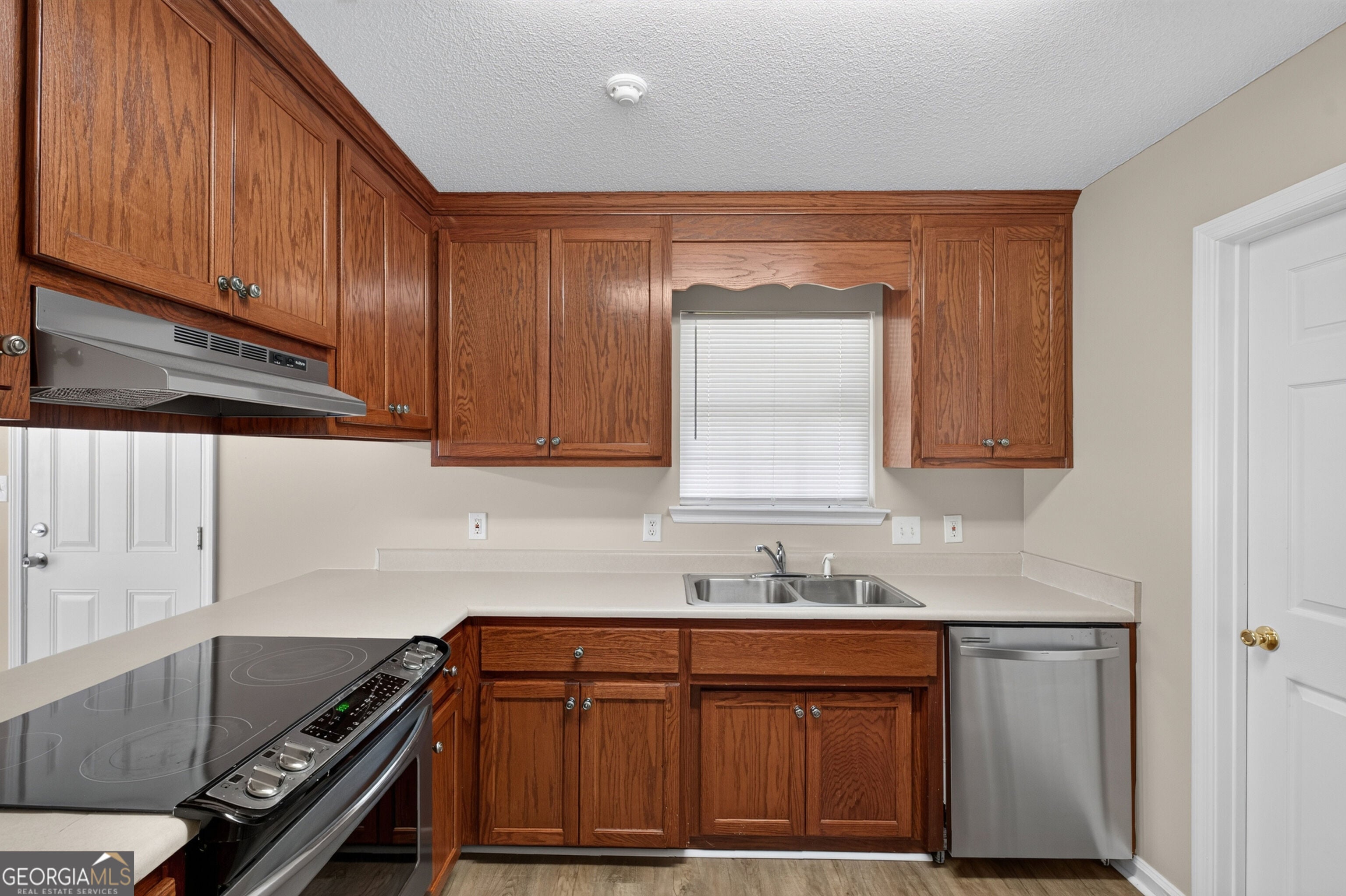 1627 Fresno ST