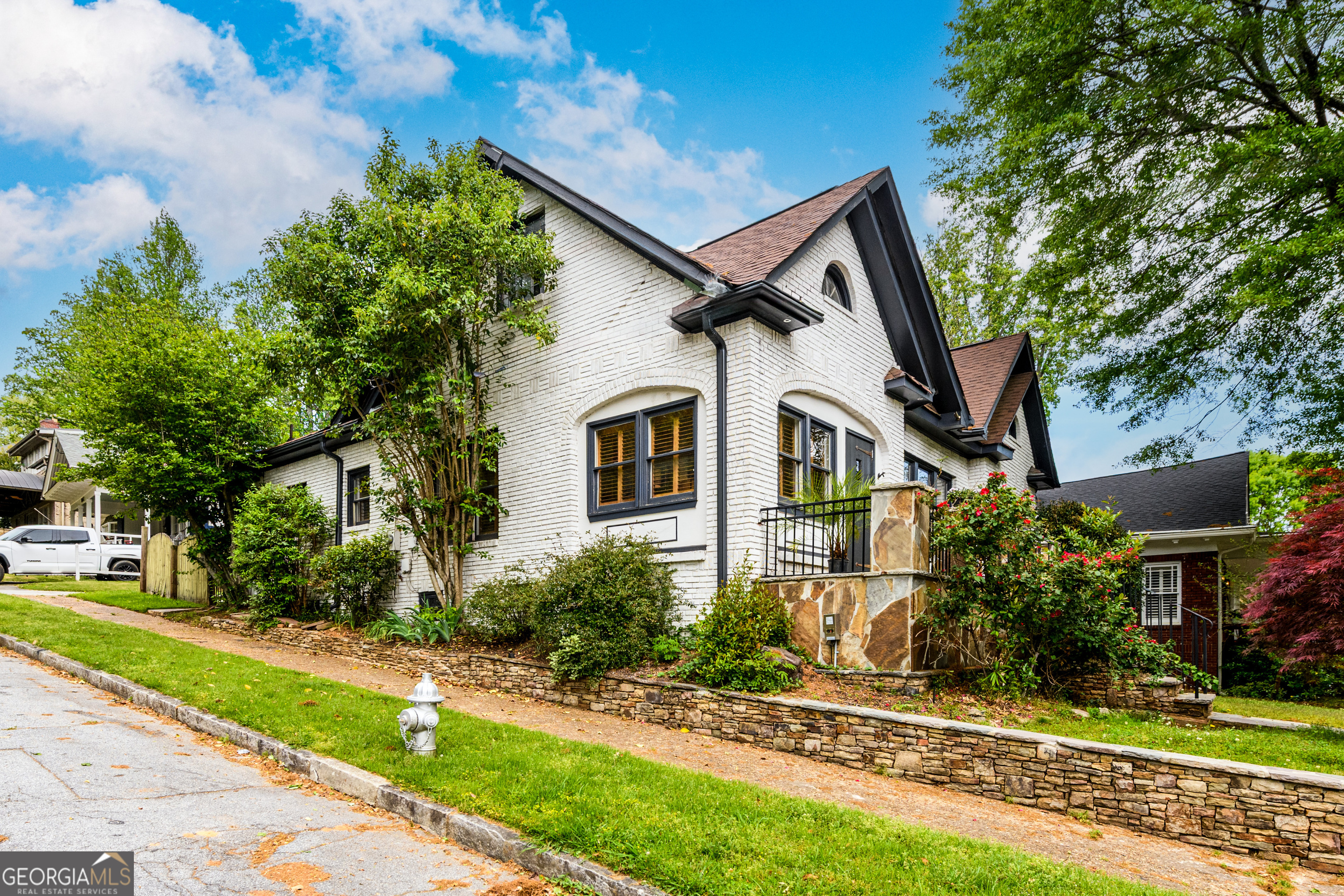 1448 N Highland AVE NE