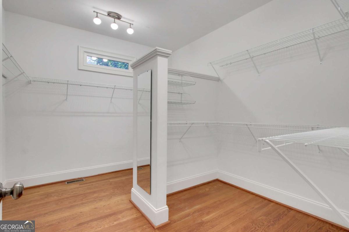 Woodbridge at Hamilton Lake - Residential