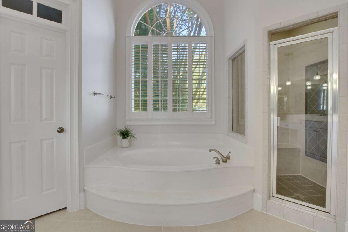 Woodbridge at Hamilton Lake - Residential