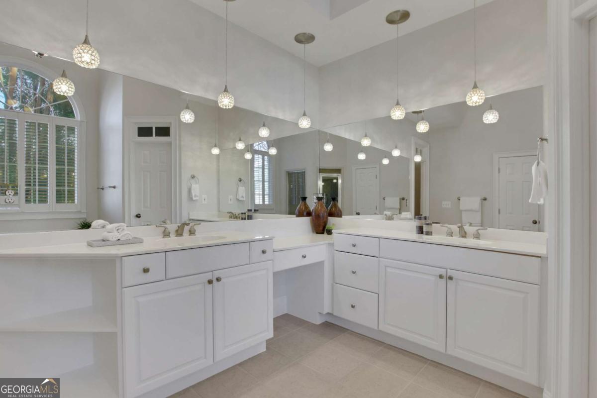 Woodbridge at Hamilton Lake - Residential