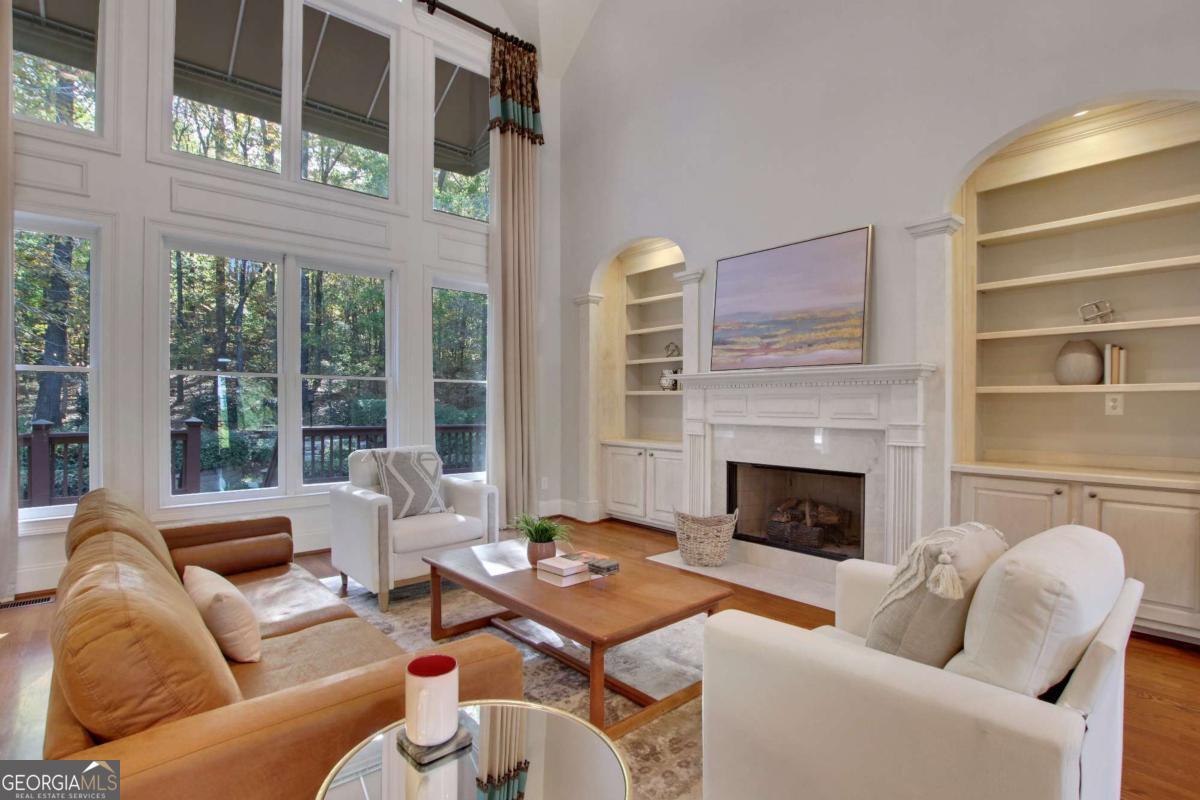 Woodbridge at Hamilton Lake - Residential