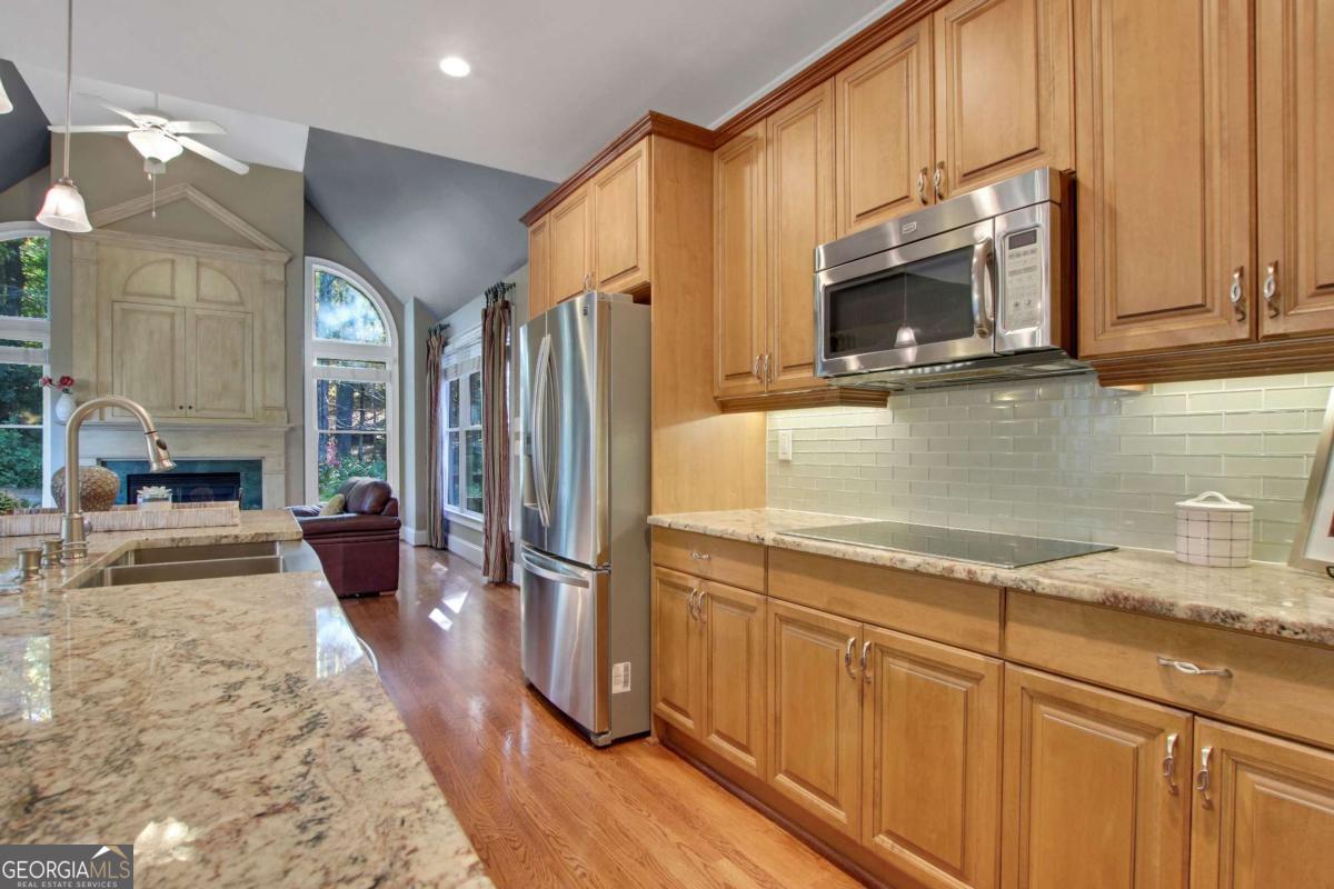 Woodbridge at Hamilton Lake - Residential