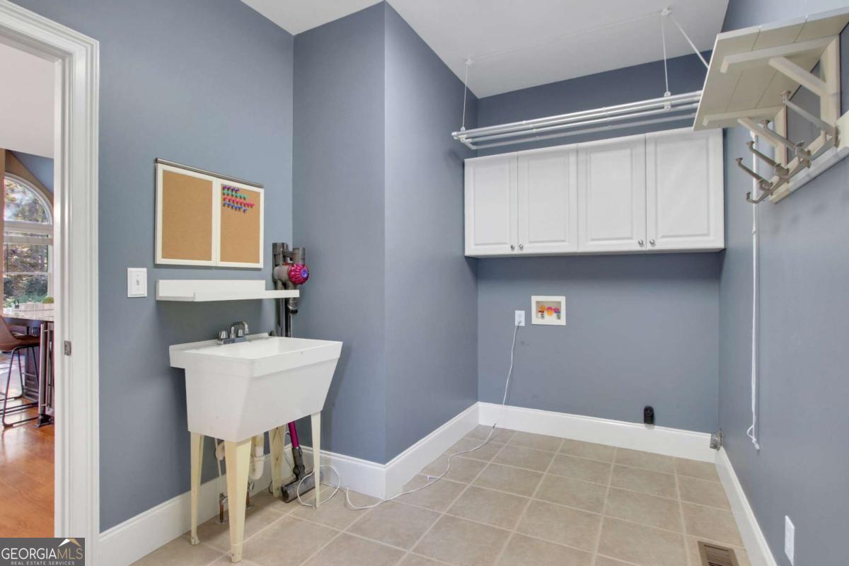 Woodbridge at Hamilton Lake - Residential