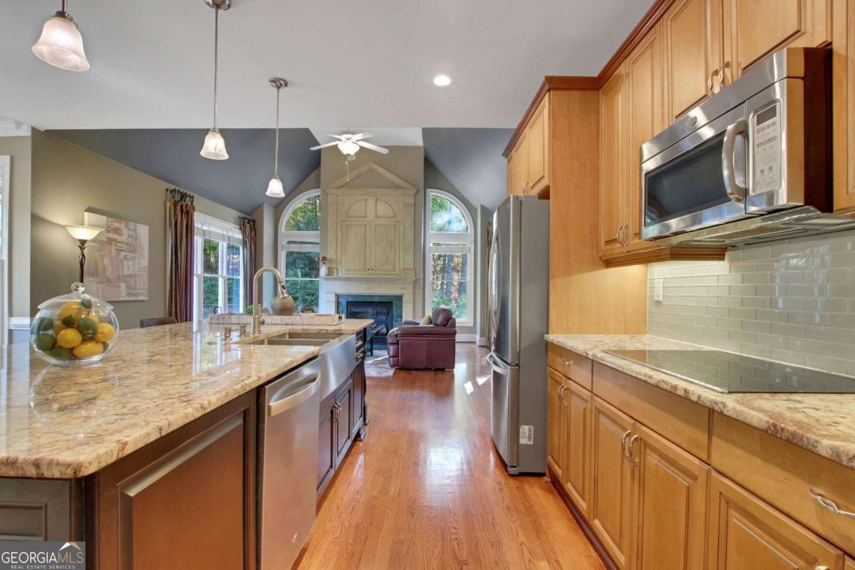 Woodbridge at Hamilton Lake - Residential