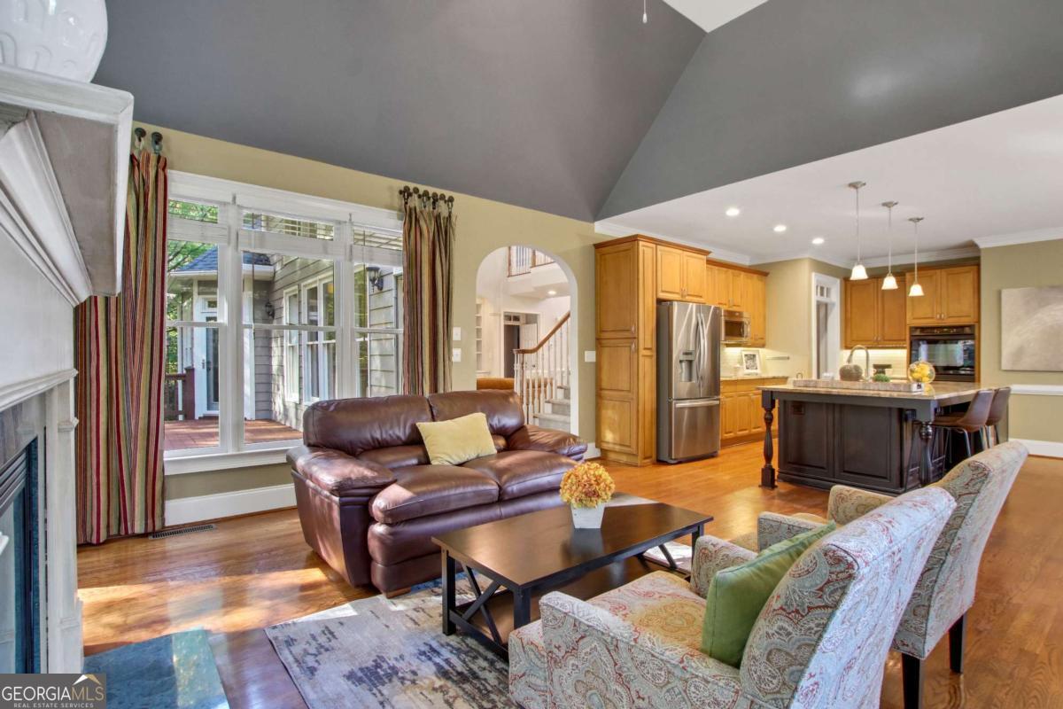 Woodbridge at Hamilton Lake - Residential