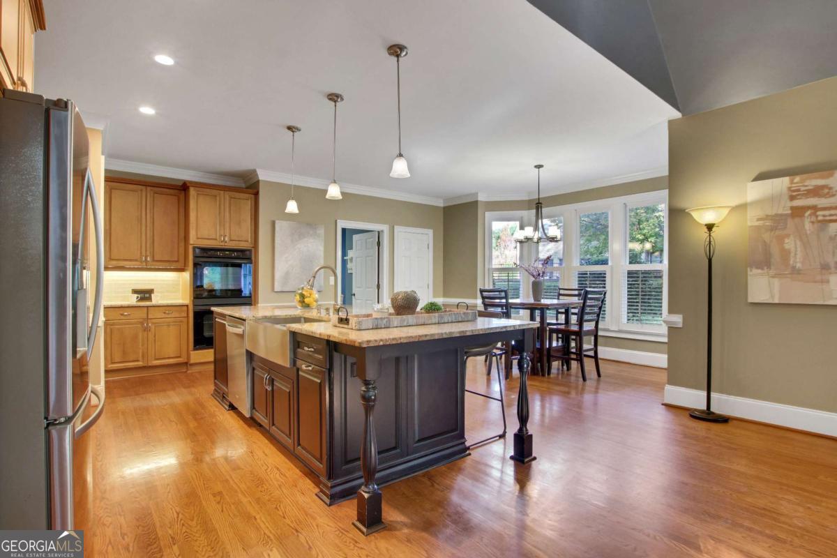 Woodbridge at Hamilton Lake - Residential