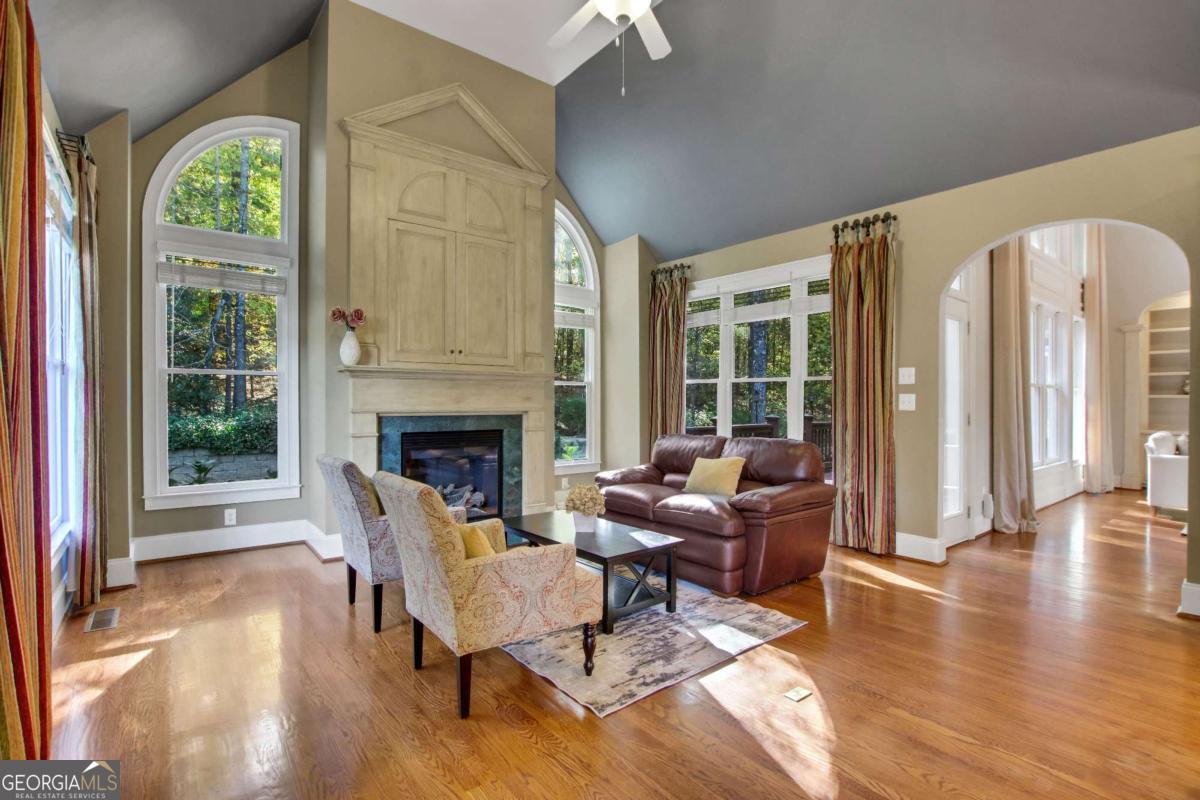 Woodbridge at Hamilton Lake - Residential