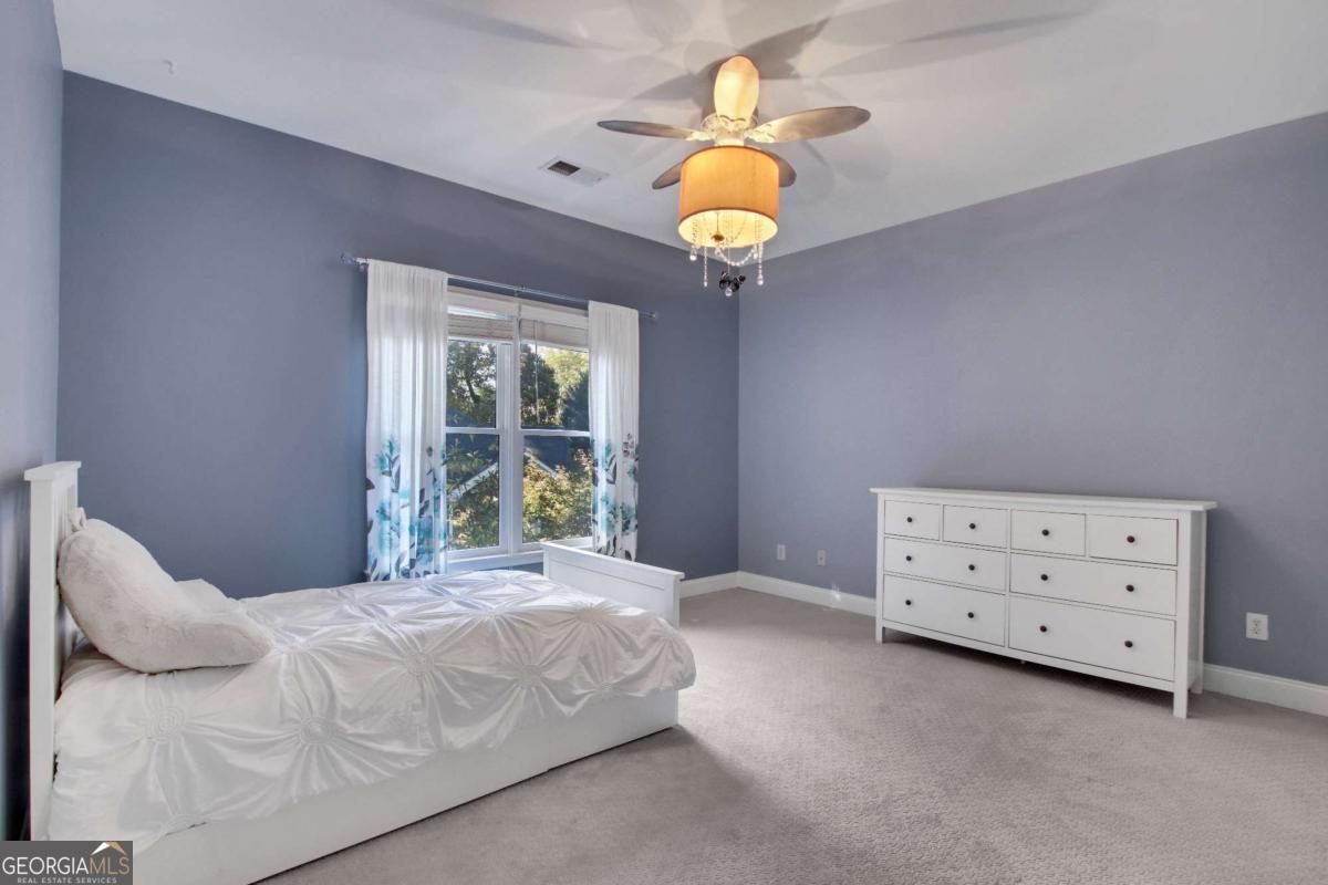 Woodbridge at Hamilton Lake - Residential