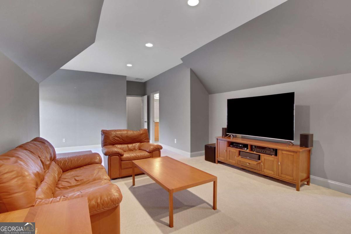 Woodbridge at Hamilton Lake - Residential