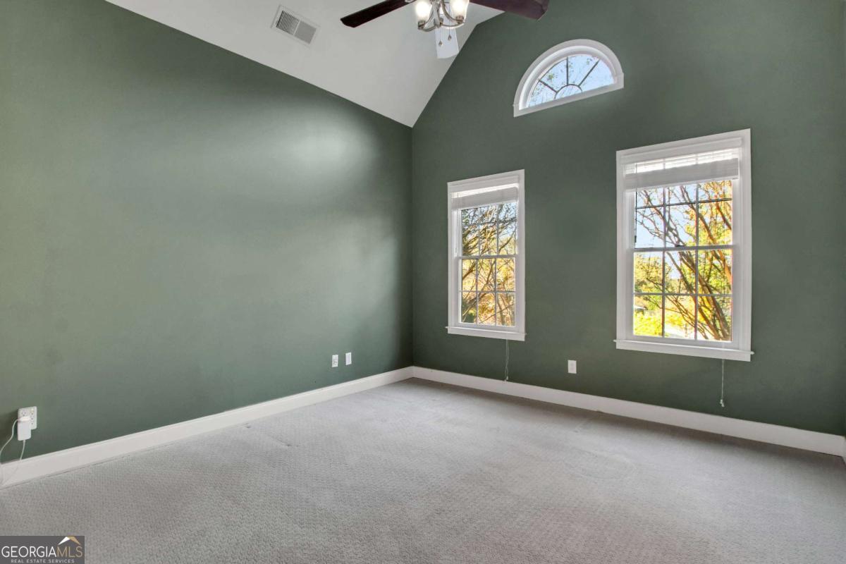 Woodbridge at Hamilton Lake - Residential