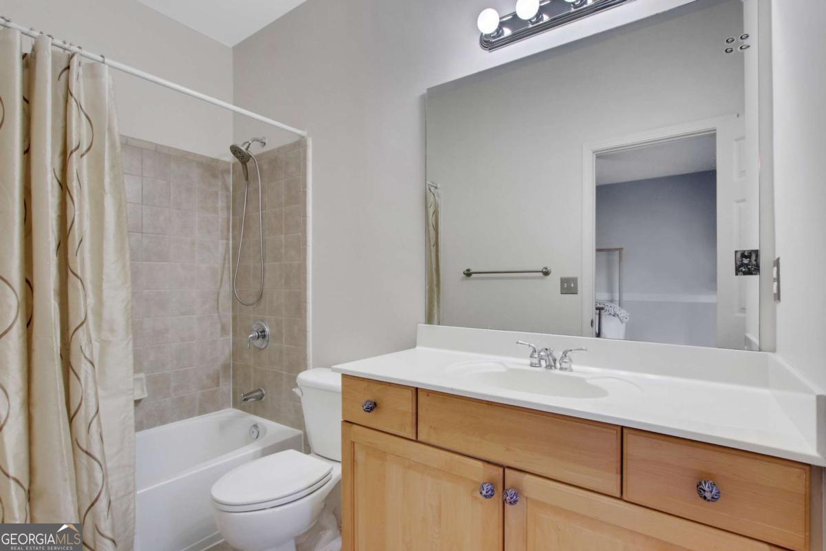 Woodbridge at Hamilton Lake - Residential