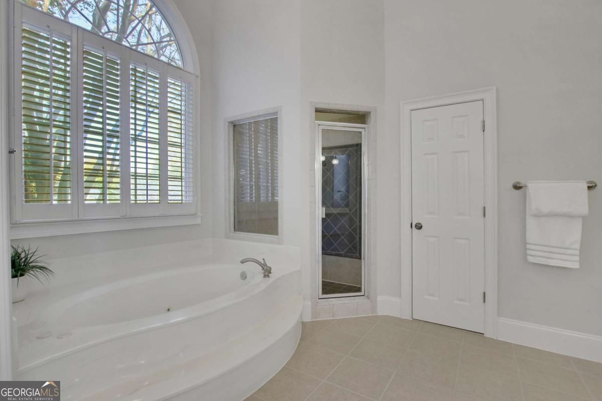 Woodbridge at Hamilton Lake - Residential