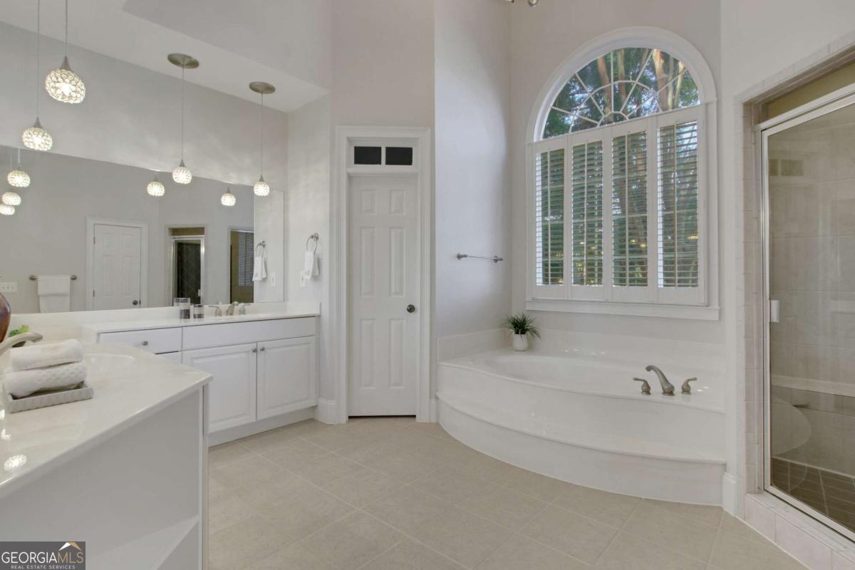 Woodbridge at Hamilton Lake - Residential