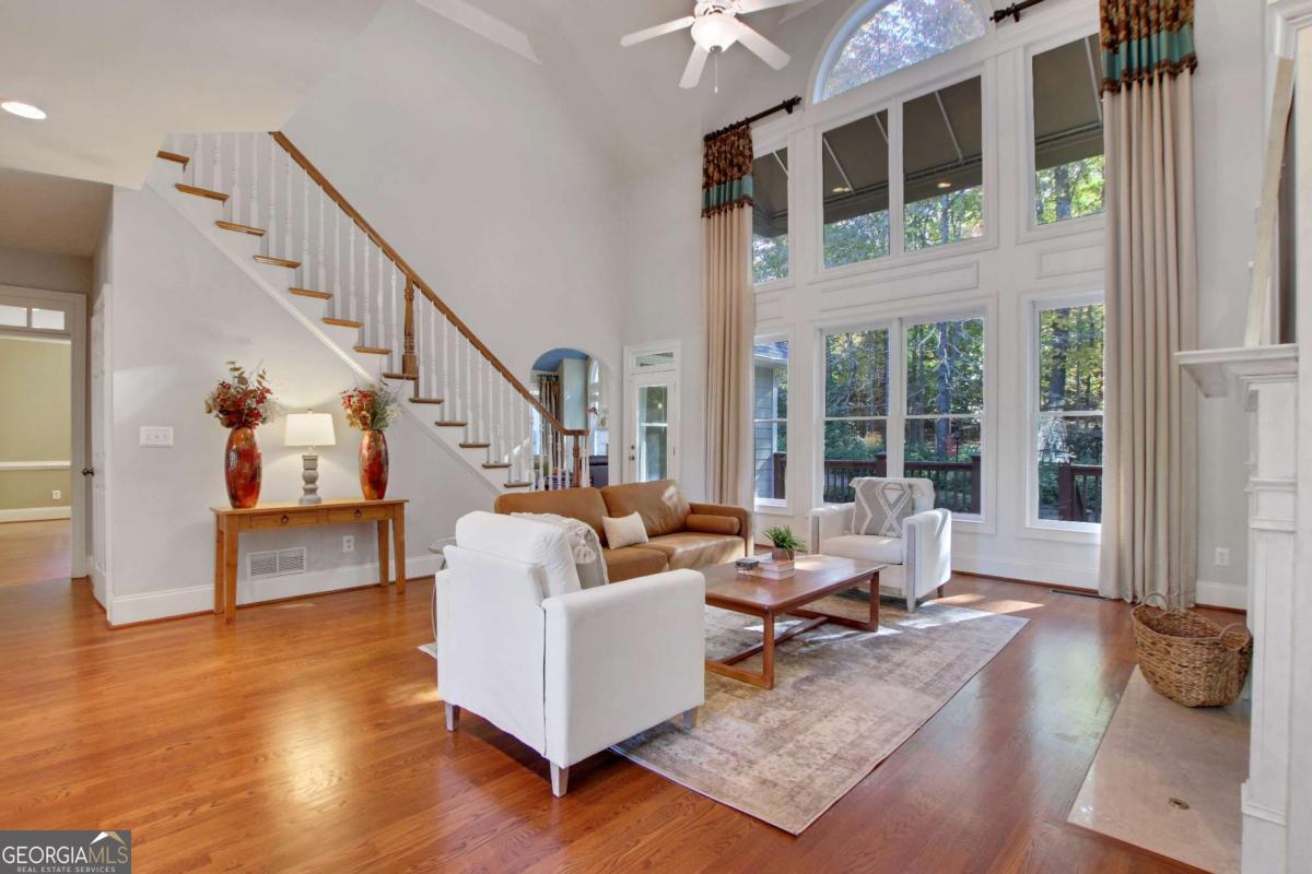 Woodbridge at Hamilton Lake - Residential