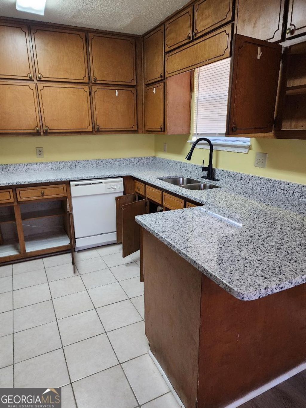 Photo of 8306 MOUNTAIN PASS Pass, RIVERDALE, GA 30274 (MLS # 10715527)