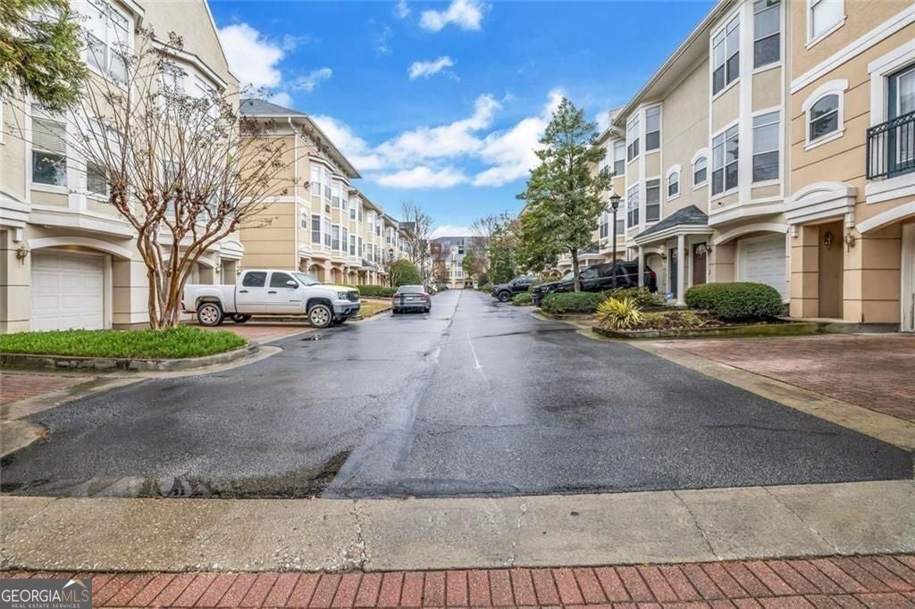 375 Highland AVE 1002