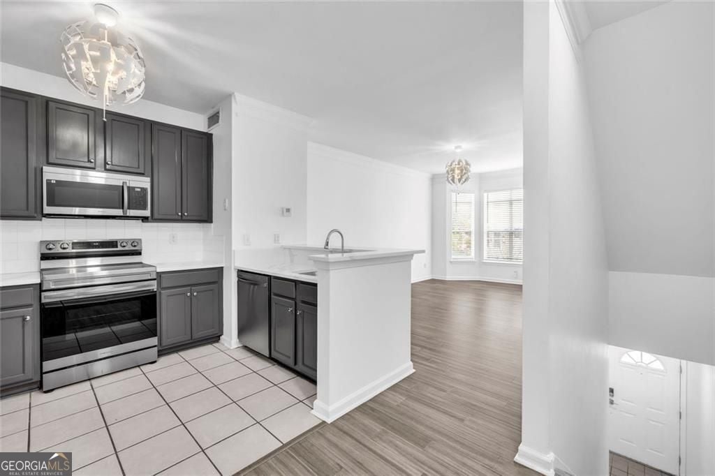 375 Highland AVE 1002