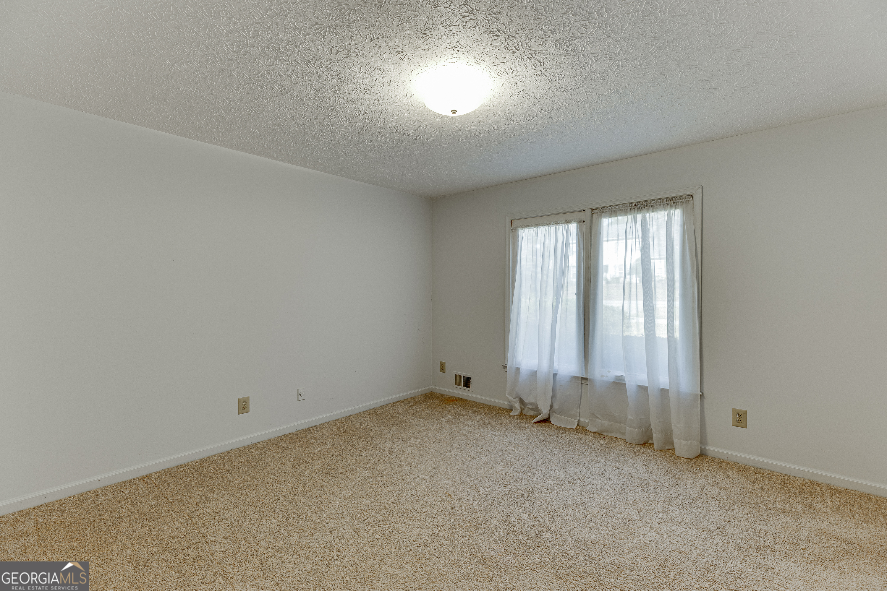 Summit Chase - Residential