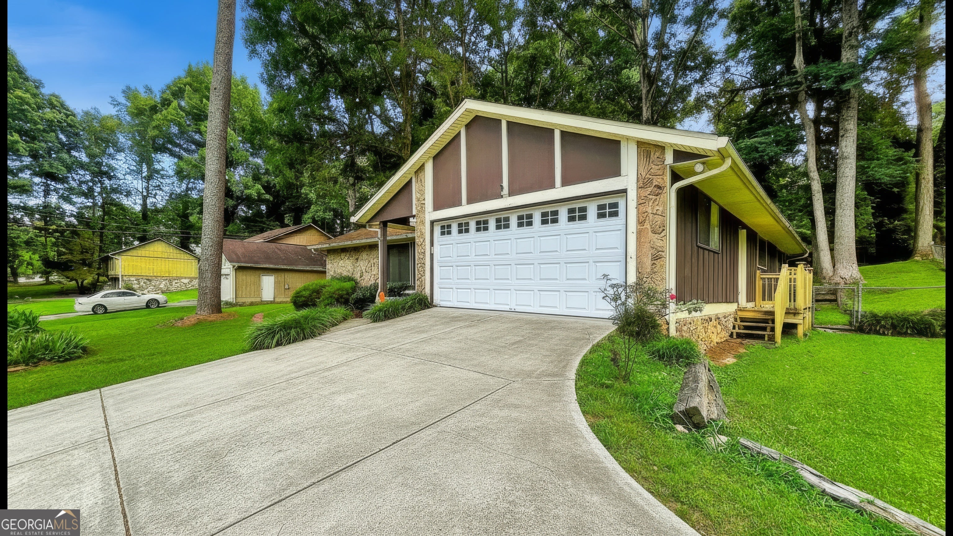 6679 Judy LN