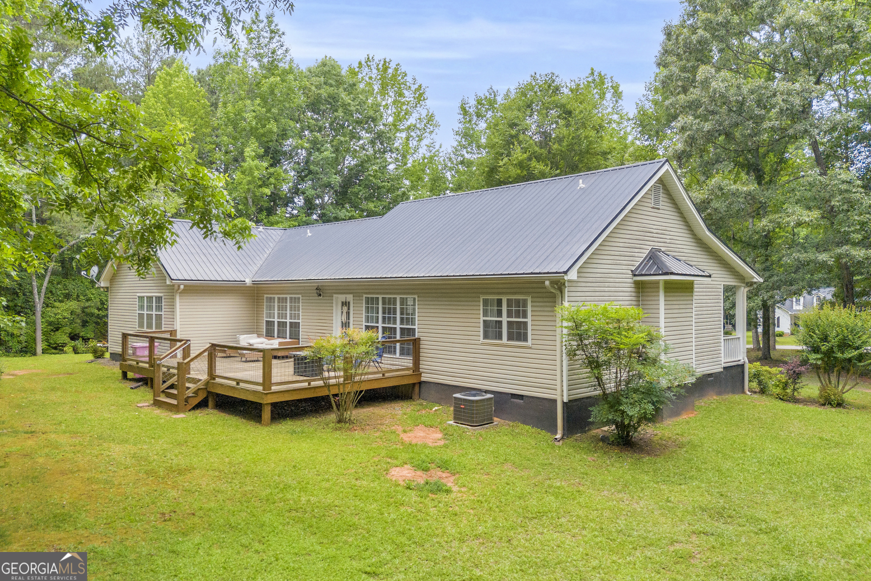 163 Tuxedo DR