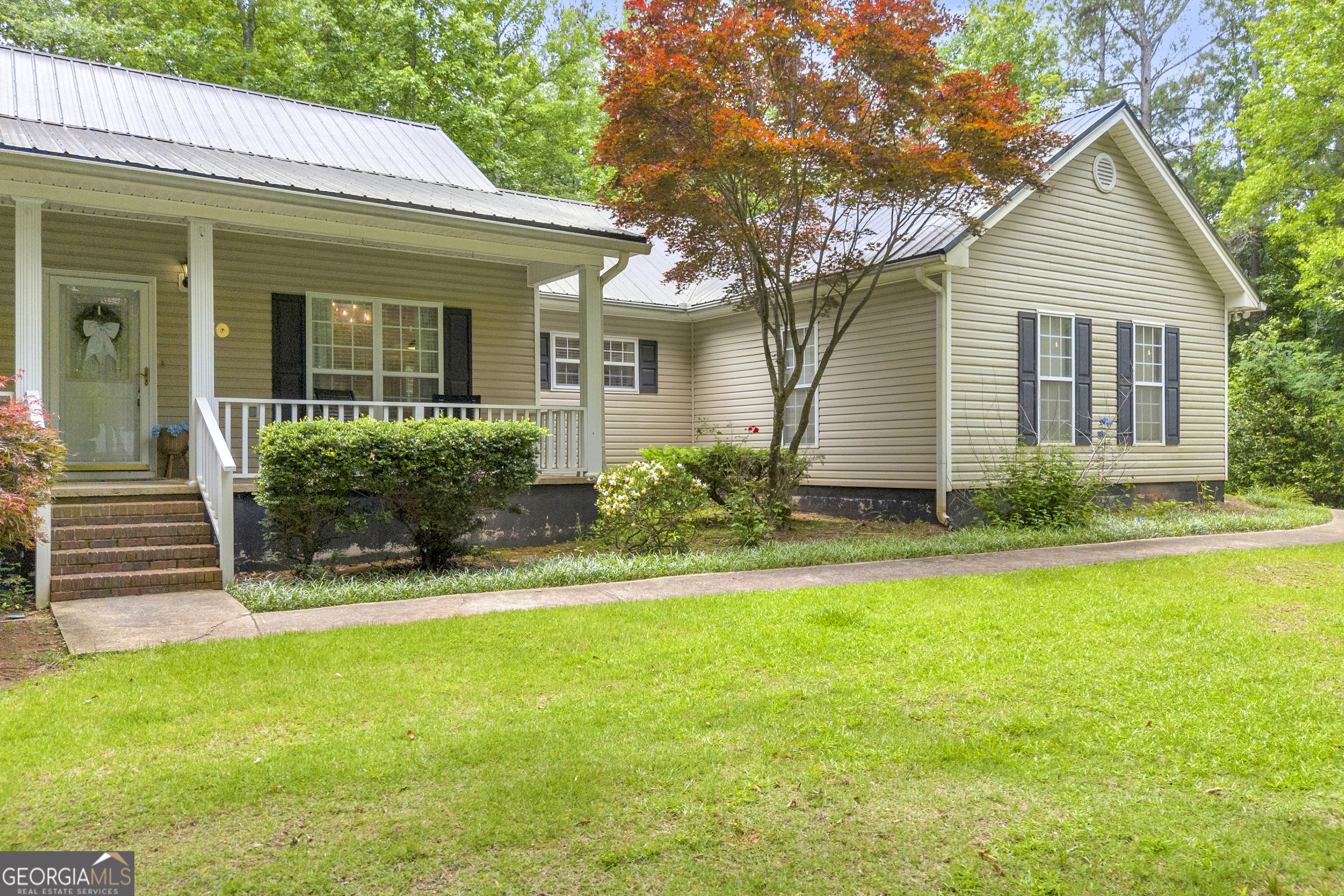 163 Tuxedo DR