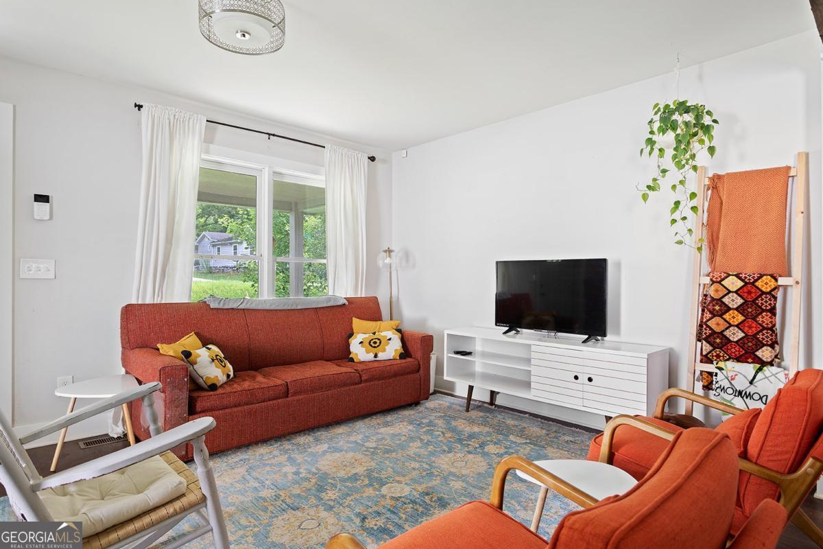 2280 Larchwood RD SW