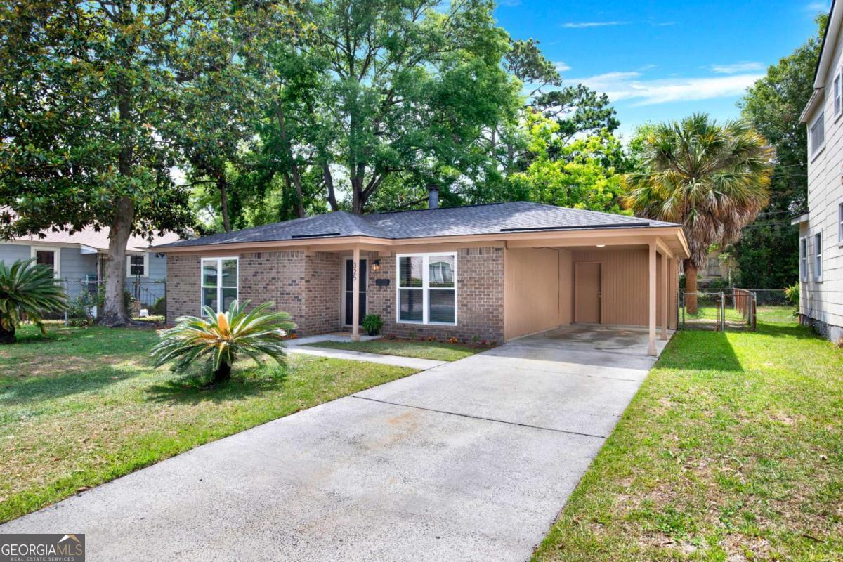 325 Forrest AVE