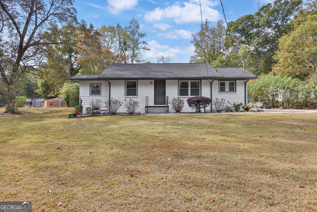 Photo of 5599 Redan Circle, Stone Mountain, GA 30088 (MLS # 10674532)