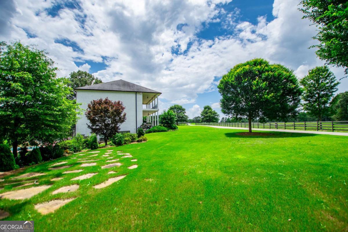 1074 Glenloch RD