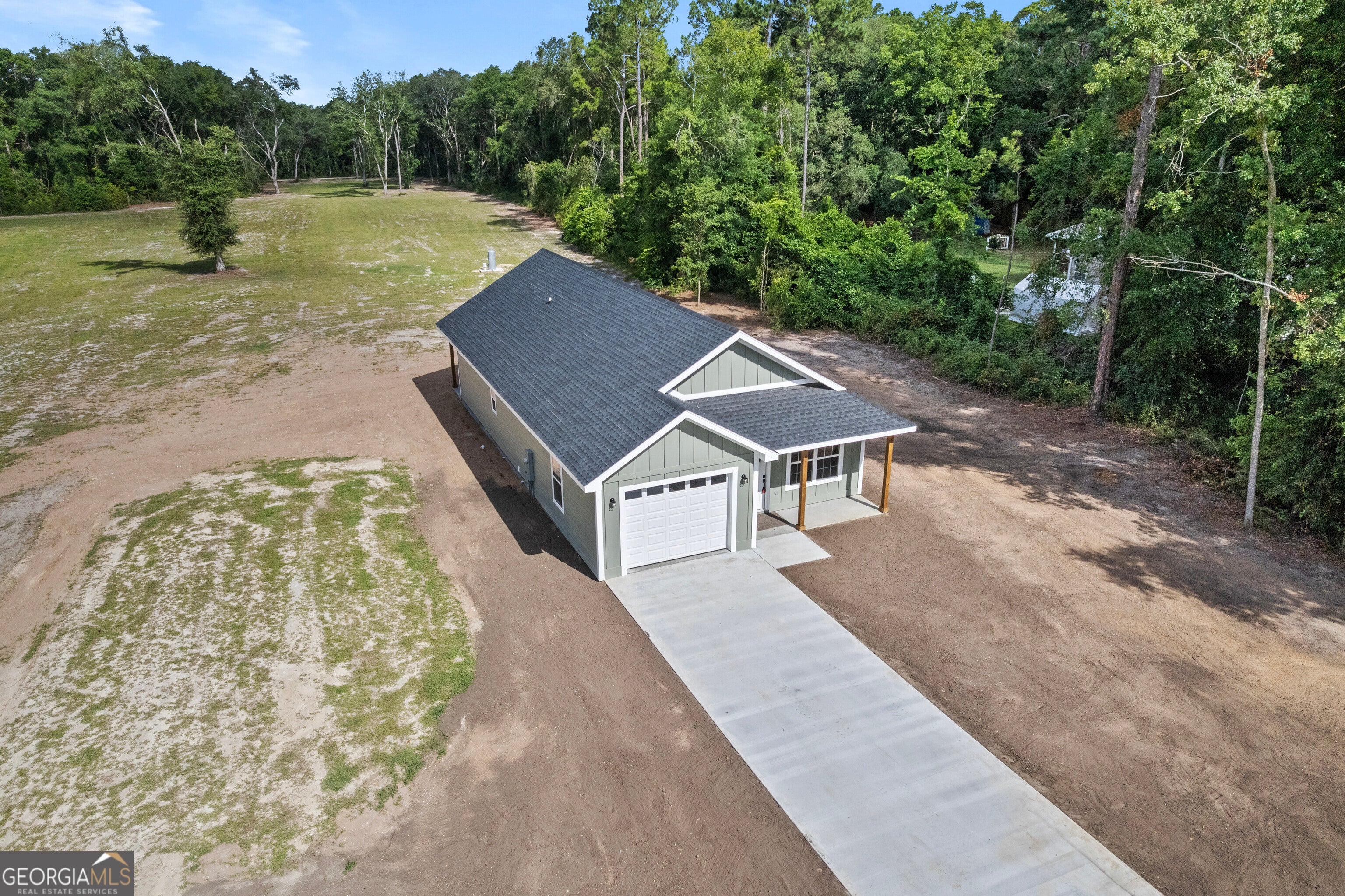 93 Riverside DR