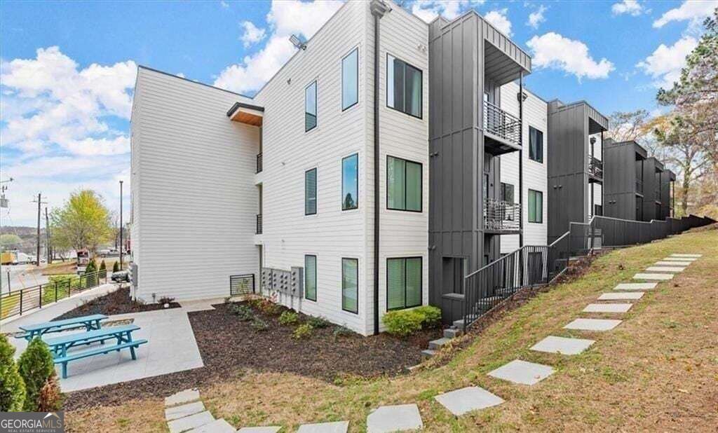 1155 Custer AVE SE 207