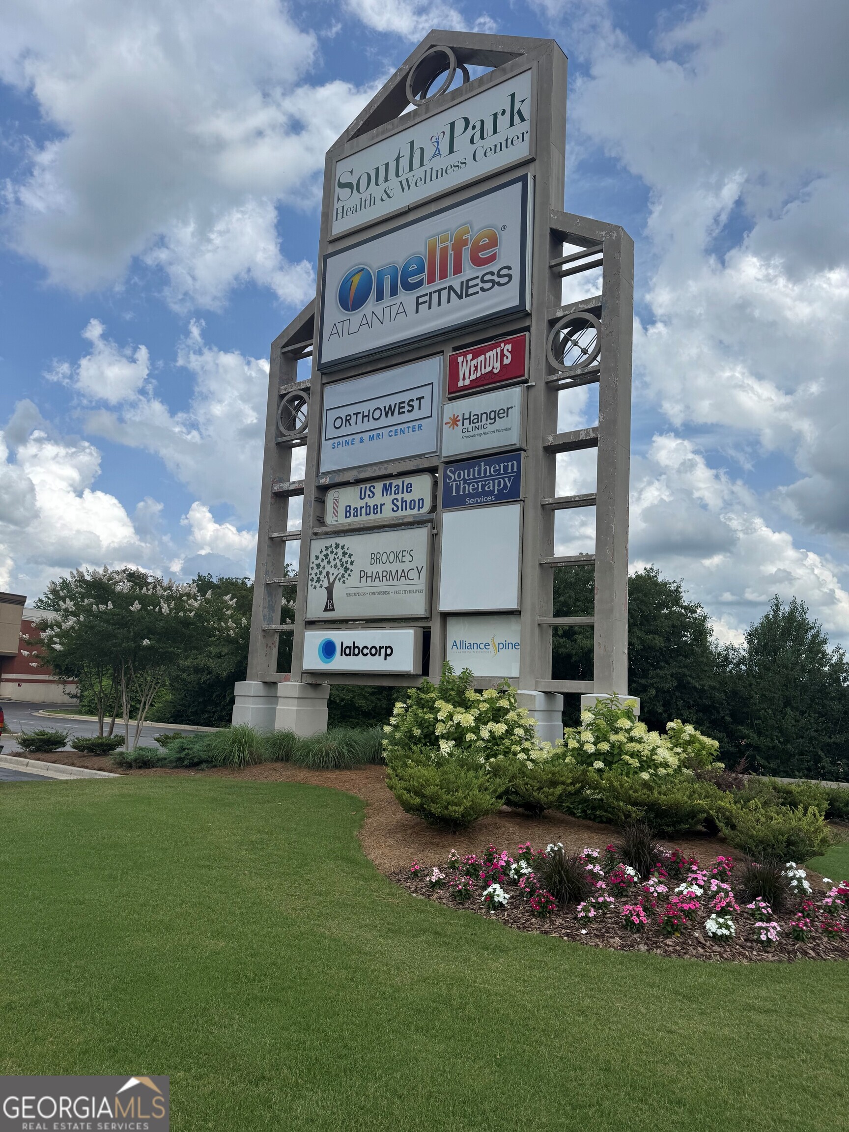 Excellent location situated in the middle of Carrollton. Large parking lot. High traffic area. High visibility. The suite is a large shell space ready to be built out.