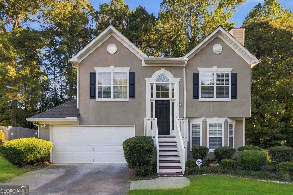 Photo of 3060 Harvest Circle, Fairburn, GA 30213 (MLS # 10854599)