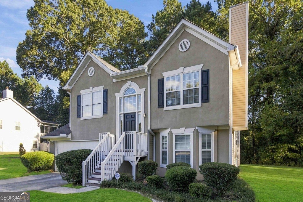 Photo of 3060 Harvest Circle, Fairburn, GA 30213 (MLS # 10854599)